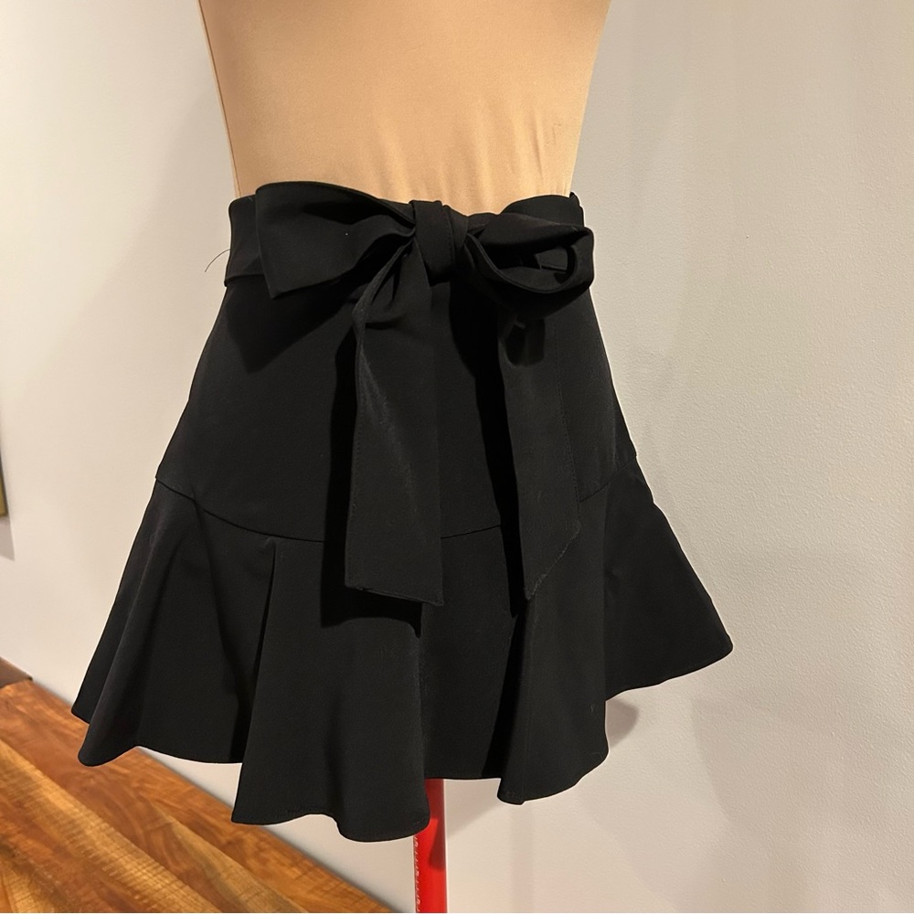 ZARA Black Flounce/Ruffle skort, XS